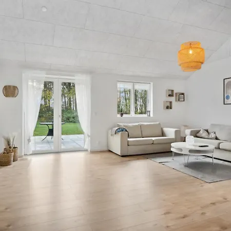 I Ferieby Naer Vesterhavet